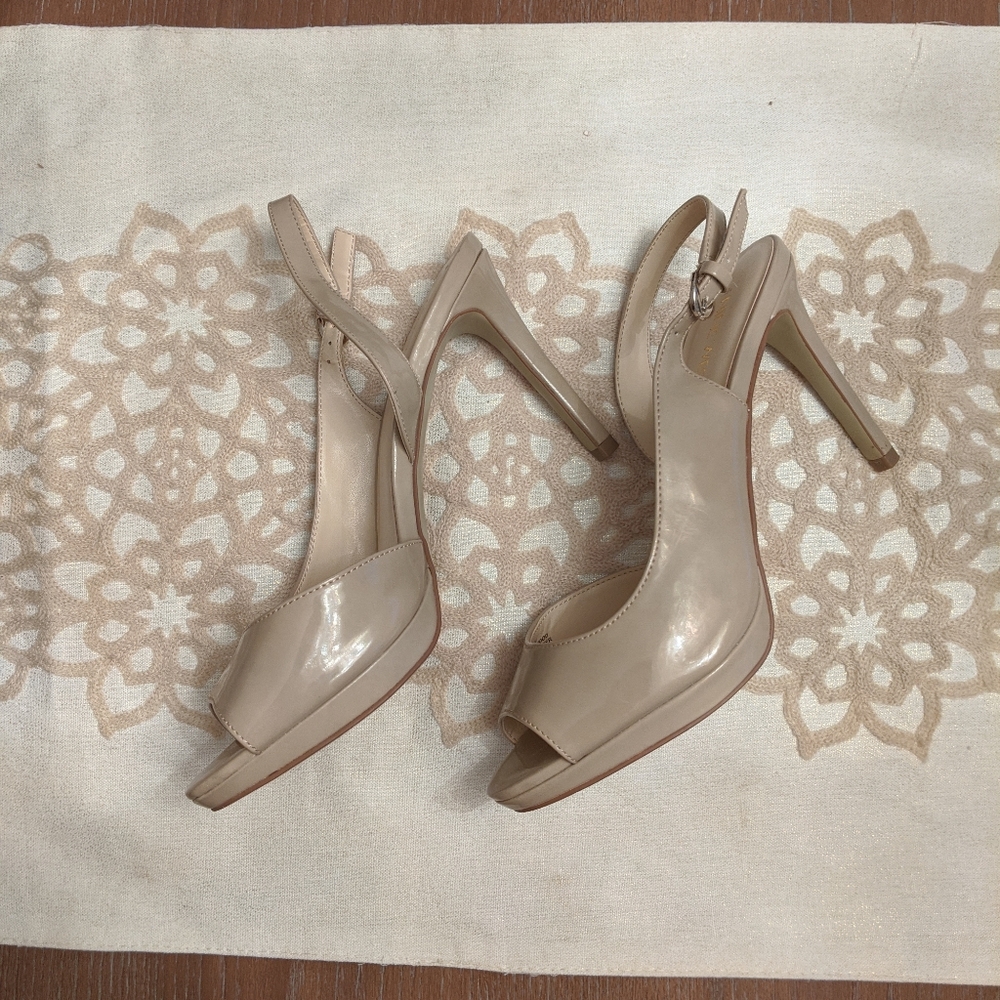 nine west peep toe leather nude tan heels